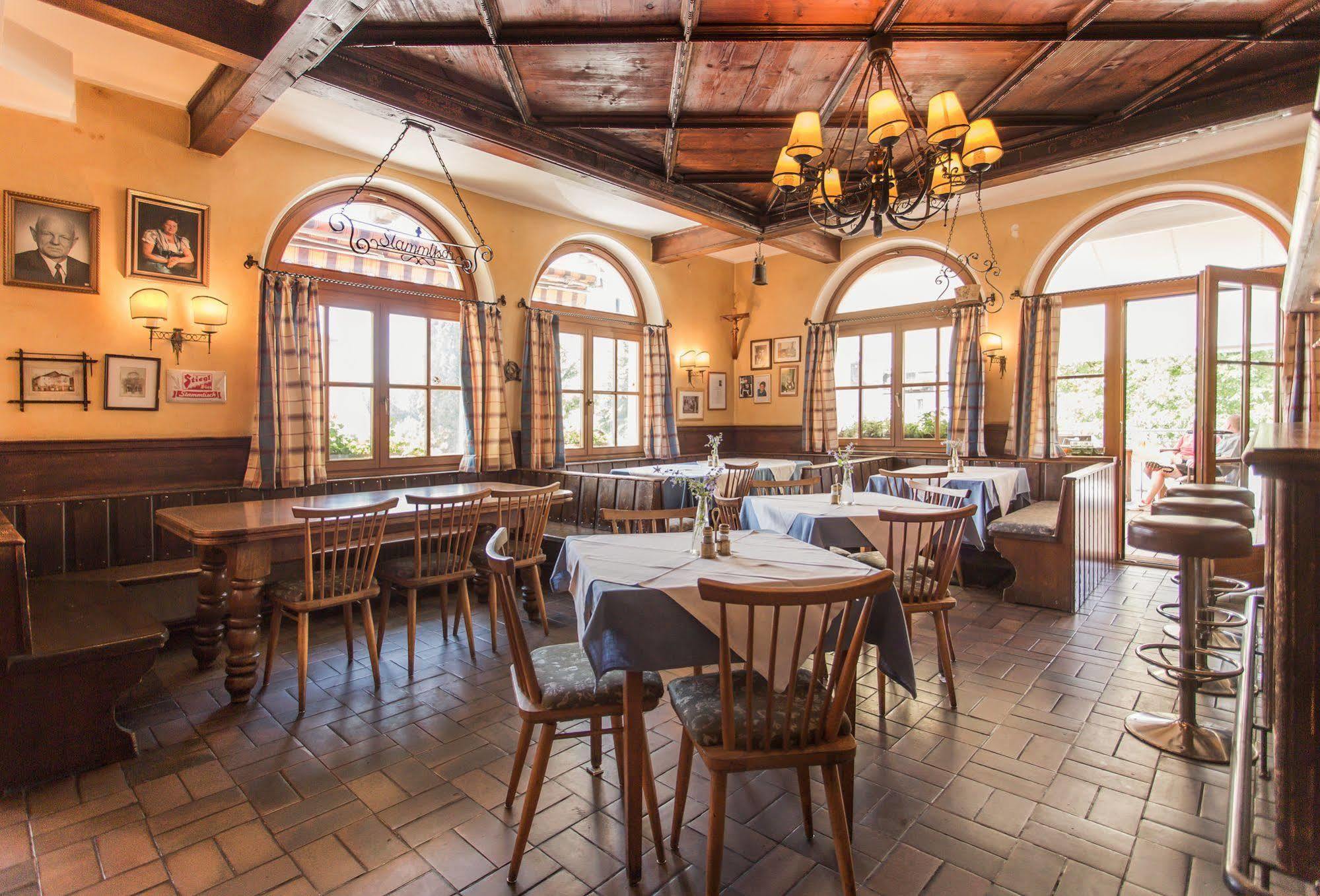 Hotel Gasthof Zum Kirchenwirt Пух-Халлайн Экстерьер фото