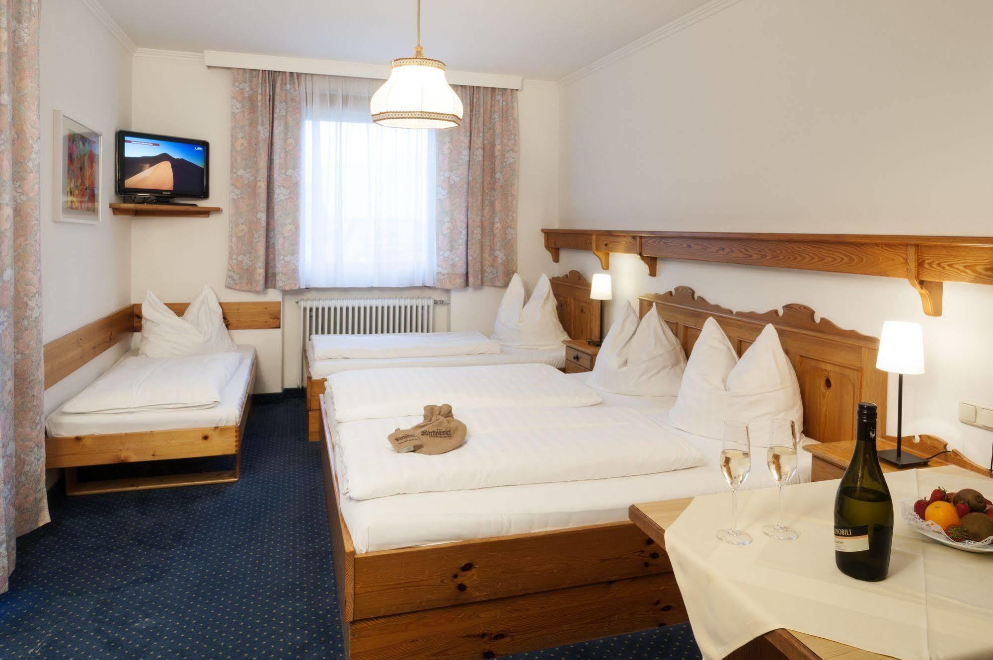 Hotel Gasthof Zum Kirchenwirt Пух-Халлайн Экстерьер фото